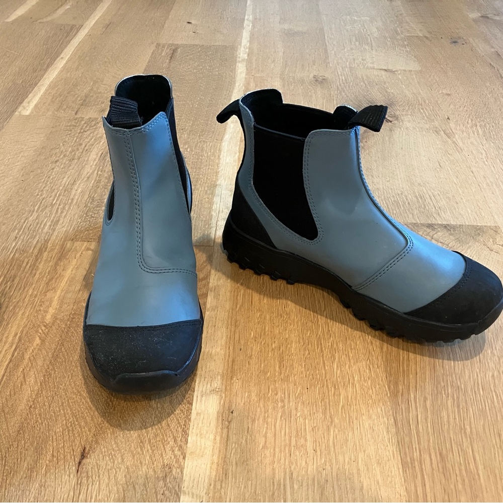 Woden Magda waterproof Rubber Chelsea Track boots Storm Blue color